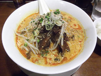 「牛すじ担々麺(980円)」@永吉の写真