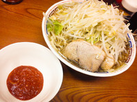 「ラーメン少なめ（野菜+ニンニク少なめ）+辛味噌 690円」@ラーメン二郎 亀戸店の写真