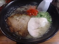 「【限定】豚骨ラーメン（味変替玉付き）」@らーめん・つけめん 八角の写真