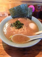 「ラーメン（中）+味玉（￥800+￥100)」@菊地家の写真