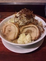 「中ラーメン（太麺・ニンニク野菜アブラこってり）」@豪徳寺ラーメン りらくしんの写真