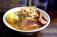 「らーめん(ニンニク・アブラ)680円」@らーめん梵’s BONES北浦和本店の写真