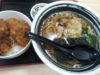 「Bセット(半ソース丼＋ラーメン)850円」@あんじゅの写真
