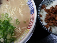 「豚めしセット＋替え玉」@博多ラーメン よねちゃんの写真