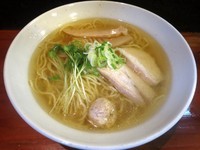 「鶏そば 一番絞り・塩 ７００円」@中華そばつけそば 千思萬考の写真