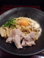 「卵黄とチーズまぜそば800円」@麺屋まるの写真