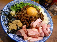 「台湾汁無し油そば（中盛）」@豚骨一燈 大塚店の写真