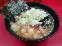 「杉田家ラーメン650円+ネギ100円固め」@ラーメン杉田家の写真