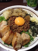 「ガッツリ台湾混ぜそば 背脂増し」@麺屋はなび 新宿店の写真