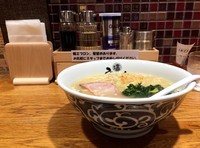 「塩らーめん」@ひるがお 新宿ルミネエスト店の写真