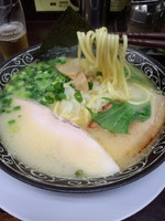 「〖ナイトゲリラ～〗汁・鶏白湯塩味750円」@丸直の写真