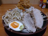 「ガチ盛りラーメン（醤油）【大盛無料】」@麺屋 次郎の写真