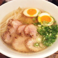 「鶏塩らーめん（限定）」@新宿 モモンガの写真