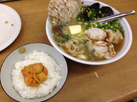 「青森産活帆立バターらーめんと北海道産天然本バフンウ二のせごはん」@MENYA 食い味の道有楽の写真