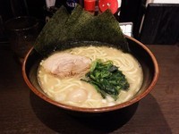 「ラーメン　並」@横濱家系ラーメン 壱角家 西新宿店の写真