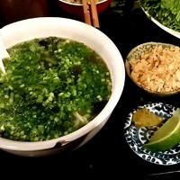 「さっぱり、あっさり 塩しょうゆラーメン」@ラーメンBAR スナック、居酒屋。の写真