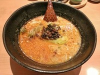 「四川担々麺 \880」@中華麺ダイニング 鶴亀飯店の写真