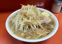 「小ラーメン700円 (麺少な目、ヤサイ・ニンニク・カラメ)」@ラーメン二郎 神田神保町店の写真