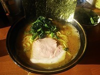 「ラーメン中盛　ほうれんそう増し」@末廣家の写真