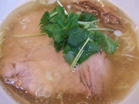 「【限定】鶏と６種類の煮干しを使った塩ラーメン ８５０円」@ラーメン星印の写真