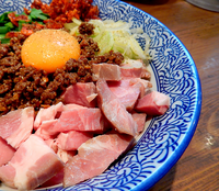 「台湾あぶらそば。＋海老辛子（麺量150g。880円）」@豚骨一燈 大塚店の写真