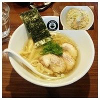 「【限定】鶏と昆布の塩らーめん（ハーブ鶏の小さな炊込み付）」@RAMEN GOTTSUの写真