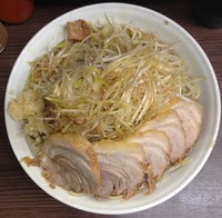 「大ブタラーメン（840円）+ネギ（100円）」@ラーメン二郎 横浜関内店の写真