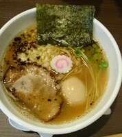 「淡麗醤油煮干そば」@自家製麺 まかないへきるの写真