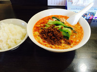 「坦々麺 700円 ランチ時麺大盛無料+ごはん150円」@いづみの写真