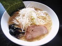 「濃厚味噌らーめん680円＋半ライス」@味噌麺 伝堂の写真