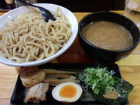 「超濃厚魚介とんこつつけ麺（特盛750g）830円」@らーめん つけ麺 春樹 日暮里店の写真