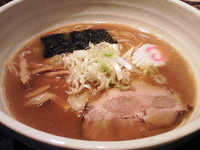 「とんこつ魚介ラーメン810円」@三ツ矢堂製麺 上福岡店の写真