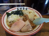 「ワンタンそば」@松戸中華そば 富田食堂の写真