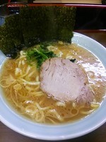 「ラーメン(並)700円」@寿々㐂家の写真