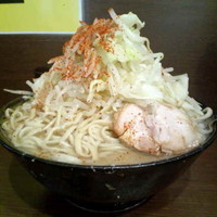 「麺マシ 大 830円（ヤサイマシマシ・トウガラシ）」@ラーメン二郎 JR西口蒲田店の写真