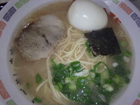 「ラーメン(400円)(硬め)ゆで卵(50円)」@丸星中華そばセンターの写真