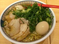 「小チャーシュー煮玉子ラーメン+ネギ／￥1000+100」@どうとんぼり神座 東京ドームシティ店の写真