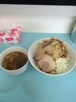 「つけ麺（麺少な目、ニンニク少な目、魚粉マシ、残りちょいマシ」@らーめん☆王子の写真