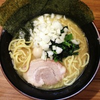 「ラーメン 並 ￥730＋サービスライス」@横浜家系ラーメン 壱角家 門前仲町店の写真
