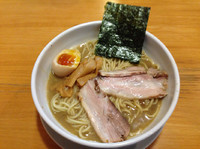 「煮干そば（並）＋味玉ハーフ  700+50円」@煮干そば とみ田の写真