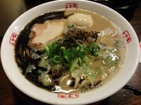 「こがしにんにく黒らー麺　＋味玉：サービス券」@きまぐれ八兵衛 安曇野本店の写真