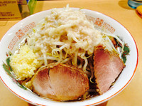 「オーション¥740(ニンニク、アブラ)」@らー麺 シャカリキの写真