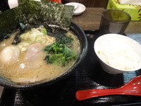 「味玉ラーメン780円+ライス100円」@麺家 太威の写真