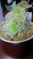 「ラーメン（中）　750円」@ギガムジャキの写真
