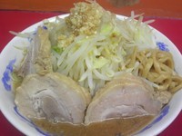 「味噌ラーメン（並）￥780（ヤサイ・ニンニク）・子豚￥200」@モッコリ豚の写真