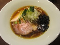 「あさり出汁しゃもそば・醤油（７５０円）」@麺や 虎徹の写真