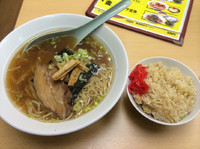 「ラーメン、半チャーハンセット500円、杏仁豆腐サービス」@三陽ラーメンの写真