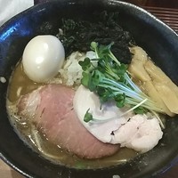 「【限定】濃厚煮干らーめん（ニボ茶飯付き）８５０円」@らーめん・つけめん 八角の写真