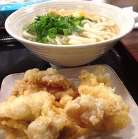 「温並かけ（￥300）＋とり天（￥120）」@おにやんま 新橋店の写真