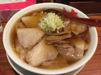 「ワンタン麺大盛り」@ワンタンメンの満月 仙台定禅寺店の写真